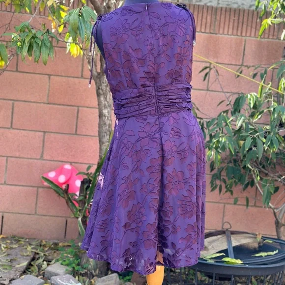 Narianna Sleeveless V Shape Beaded Top, Floral Dress - Picture 4 of 15